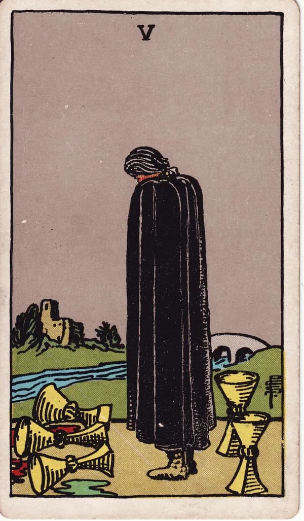 聖杯五 Five of Cups 塔羅牌